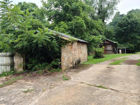 109 Lee Rd, Clyde, NC 28721 photo 3