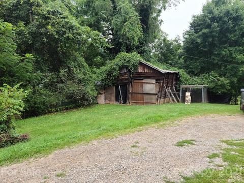 109 Lee Rd, Clyde, NC 28721 photo 4