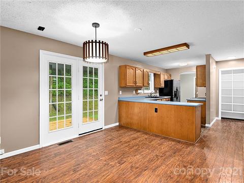 26 Fairview Pointe Dr, Fairview, NC 28730 photo 4