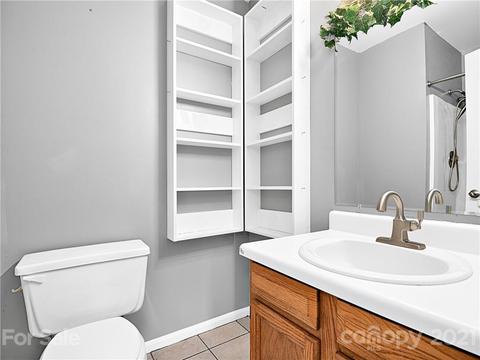 26 Fairview Pointe Dr, Fairview, NC 28730 photo 9