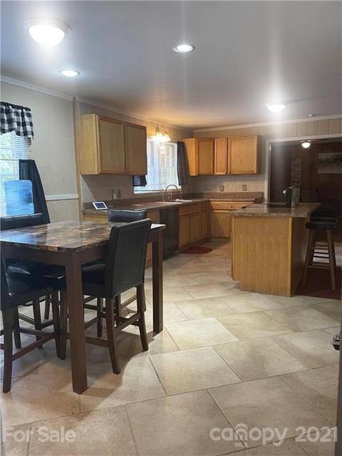 946 Forest Dr, Lancaster, SC 29720 photo 9