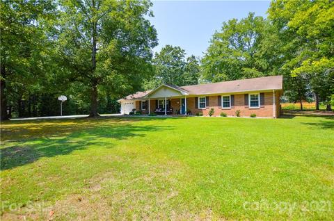 811 Pilgrim Forest Dr, Monroe, NC 28110 photo 2