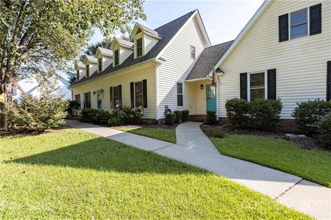 623 Rugby Rd, Lancaster, SC 29720 photo 1