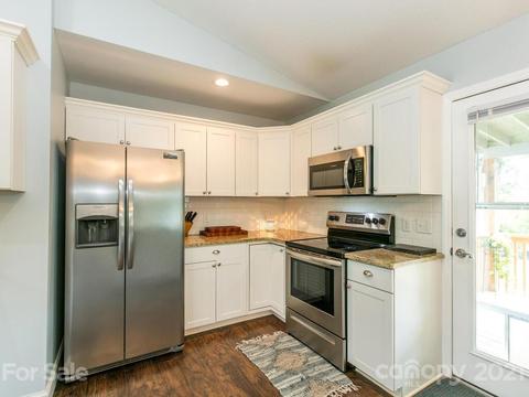 32 Flint St, Canton, NC 28716 photo 3