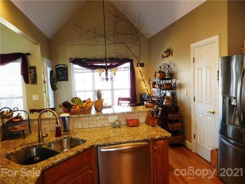 1003 Potters Bluff Rd, Monroe, NC 28110 photo 4