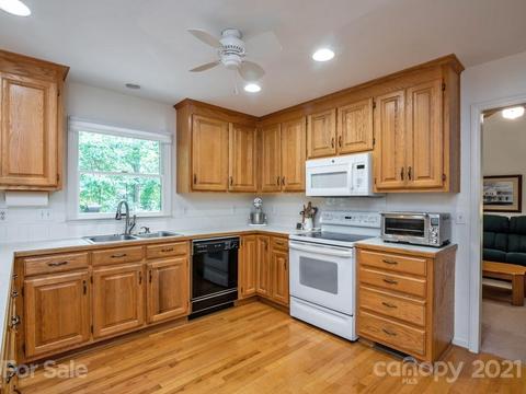 7701 Farmbrook Dr, Waxhaw, NC 28173 photo 11