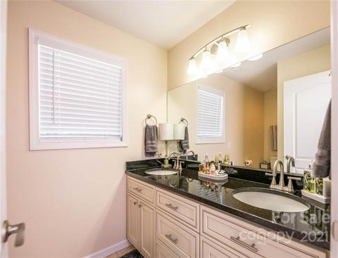 94 Towne Pl, Clyde, NC 28721 photo 17