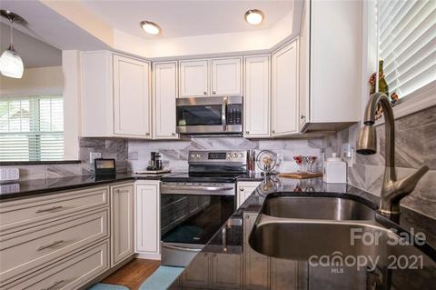 94 Towne Pl, Clyde, NC 28721 photo 10
