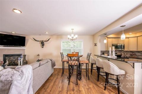 94 Towne Pl, Clyde, NC 28721 photo 6