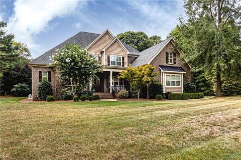 185 Arrow Point Ln, Davidson, NC 28036 photo 1