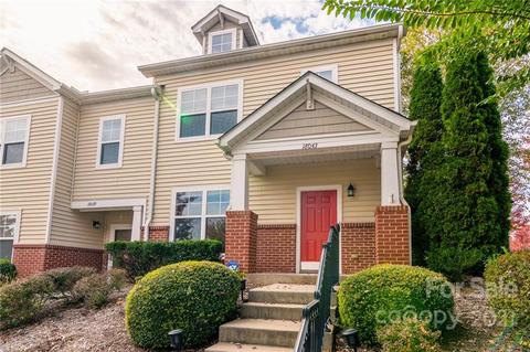 18043 W Amberside Rd, Cornelius, NC 28031 photo 1