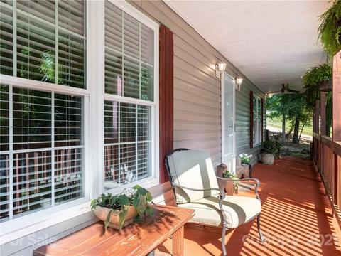 34 Boxturtle Rd, Candler, NC 28715 photo 4