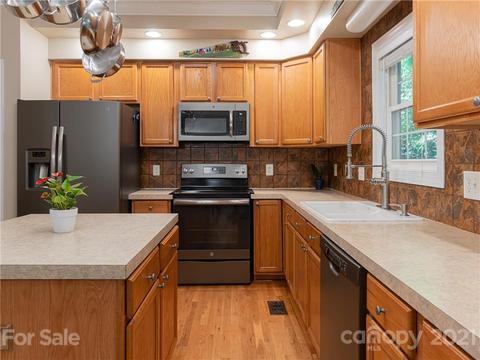 34 Boxturtle Rd, Candler, NC 28715 photo 12