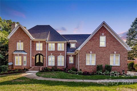 18825 River Falls Dr, Davidson, NC 28036 photo 1