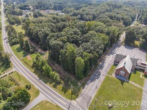 107 Summers Rd, Morganton, NC 28655 photo 3