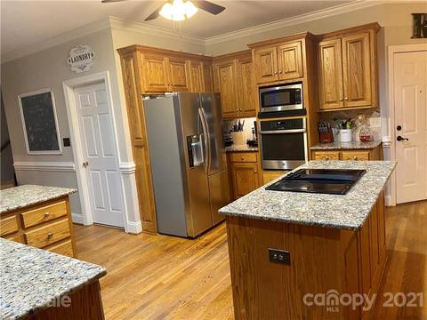 1304 Forest Bluff Dr, Midland, NC 28107 photo 7