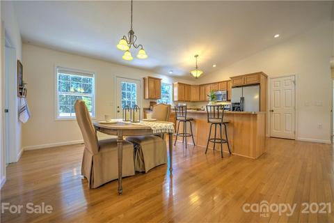 312 Maple Leaf Ln, Clyde, NC 28721 photo 16