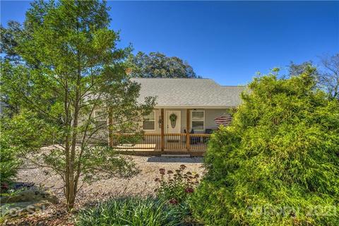 312 Maple Leaf Ln, Clyde, NC 28721 photo 2