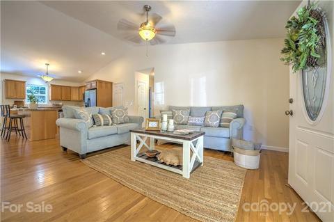 312 Maple Leaf Ln, Clyde, NC 28721 photo 10