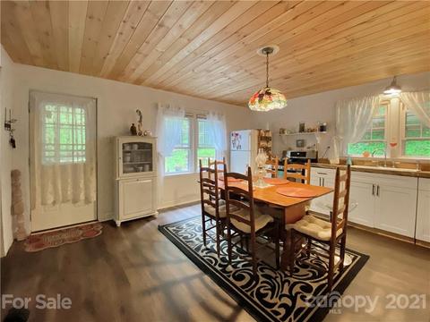 141 Candlestick Ln, Sylva, NC 28779 photo 4