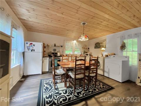 141 Candlestick Ln, Sylva, NC 28779 photo 3