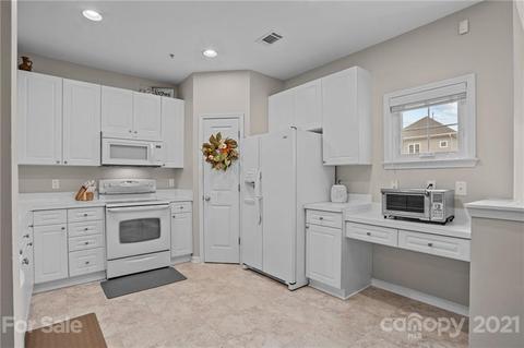 18809 Cloverstone Cir, Cornelius, NC 28031 photo 10