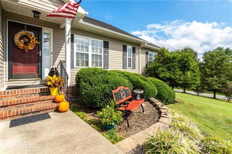 5300 Grace Dr, Hickory, NC 28601 photo 2