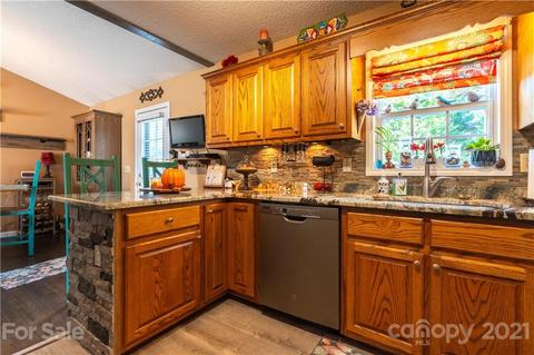 5300 Grace Dr, Hickory, NC 28601 photo 8