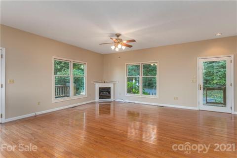 530 Brigadoon Dr, Clyde, NC 28721 photo 3