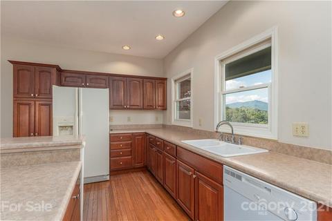 530 Brigadoon Dr, Clyde, NC 28721 photo 6