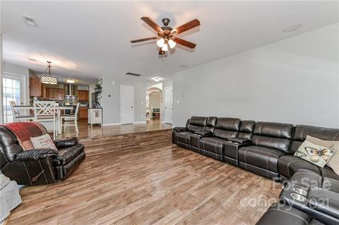 19035 Oakhurst Blvd, Cornelius, NC 28031 photo 13