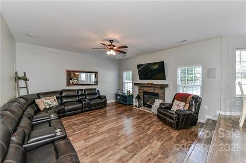 19035 Oakhurst Blvd, Cornelius, NC 28031 photo 12