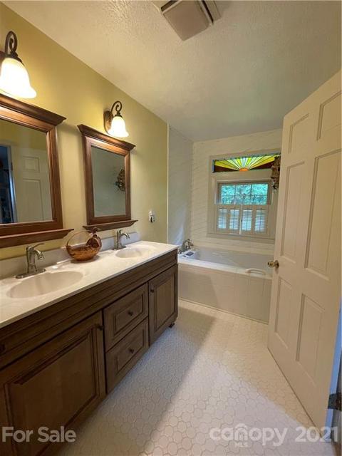 44 Emerald Mountain Rd, Clyde, NC 28721 photo 18