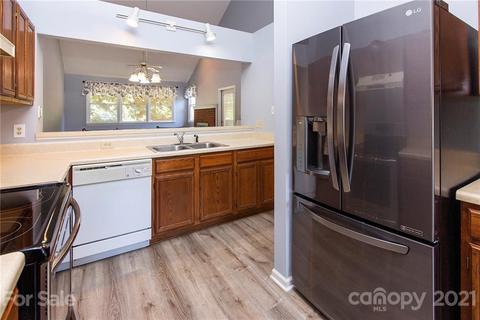 19964 Oak Leaf Cir, Cornelius, NC 28031 photo 11