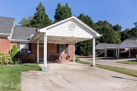 19964 Oak Leaf Cir, Cornelius, NC 28031 photo 1