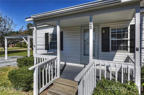 108 E Wilson St, Wingate, NC 28174 photo 4