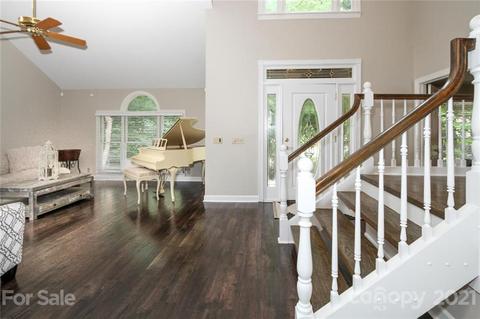 513 Stuart Rdg, Cramerton, NC 28032 photo 5