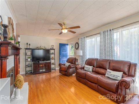208 Painter St, Canton, NC 28716 photo 6