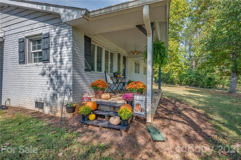455 Sandy Plains Rd, Tryon, NC 28782 photo 2