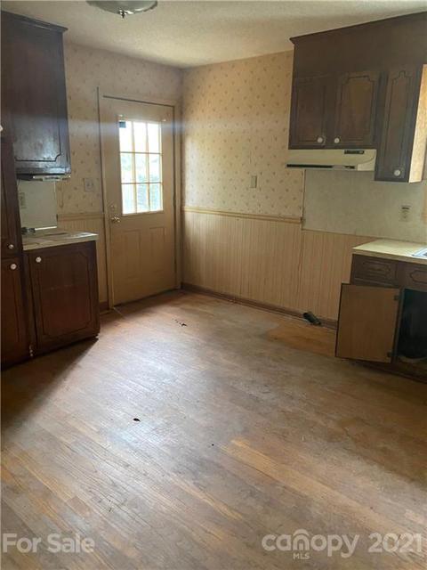 413 Klutz St, Maiden, NC 28650 photo 3