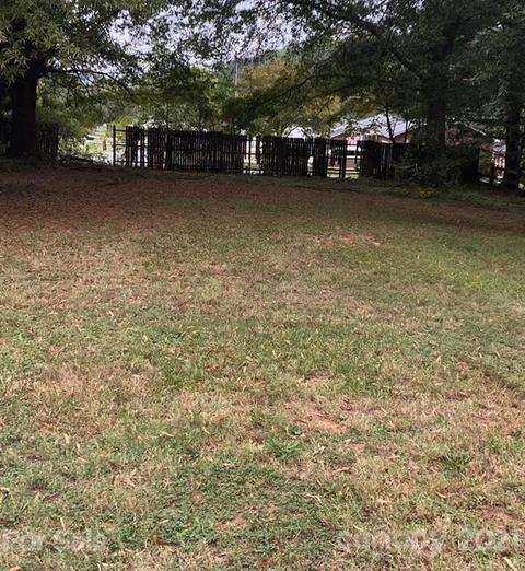 413 Klutz St, Maiden, NC 28650 photo 2
