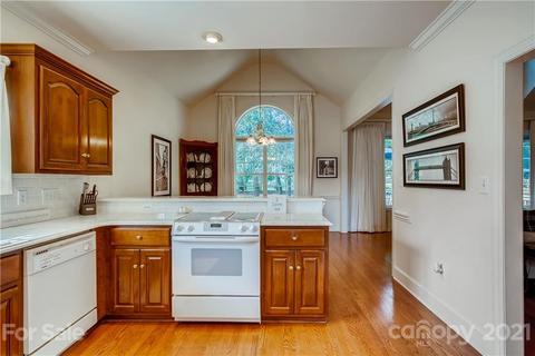 137 Eaglecrest Dr, Matthews, NC 28104 photo 8
