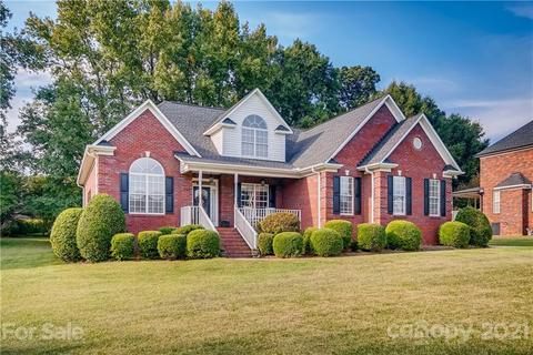 137 Eaglecrest Dr, Matthews, NC 28104 photo 1