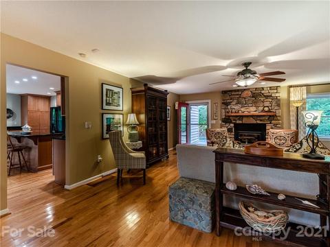 25 Lynnette Dr, Fairview, NC 28730 photo 5