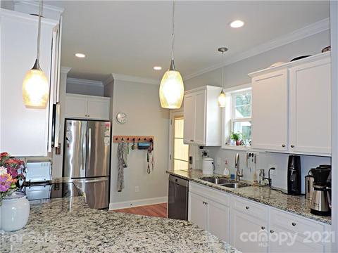 1001 33rd Avenue Ne Loop NE, Hickory, NC 28601 photo 10