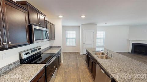 217 Final Stretch Ln, Clover, SC 29710 photo 4