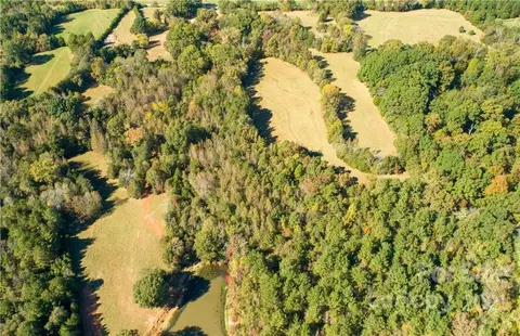 5967 Lockhart Rd, Sharon, SC 29742 photo 9