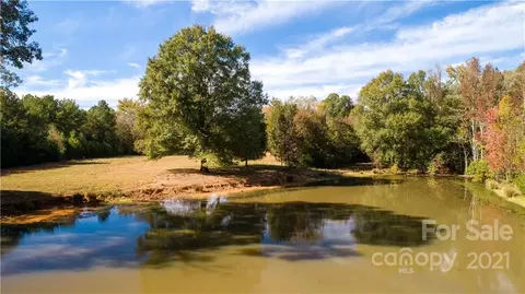 5967 Lockhart Rd, Sharon, SC 29742 photo 3