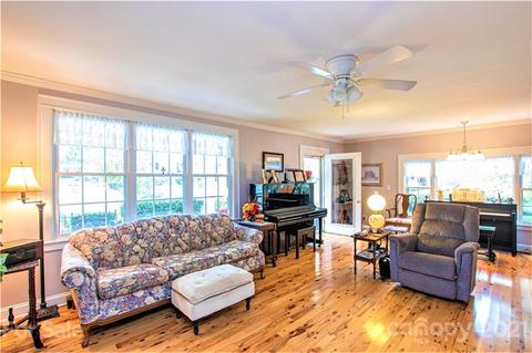68 Maple St, Badin, NC 28009 photo 10