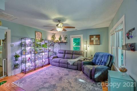 105 Beaver St, Tryon, NC 28782 photo 6